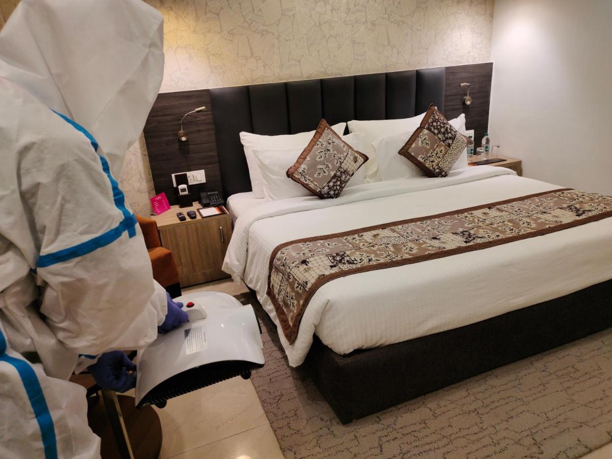 Regenta Central Noida, Sector 49 Buitenkant foto