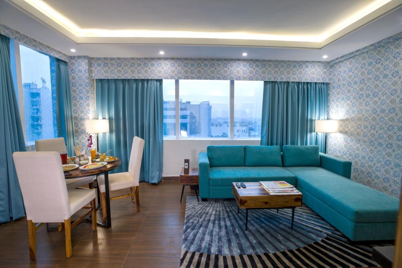 Regenta Central Noida, Sector 49 Buitenkant foto