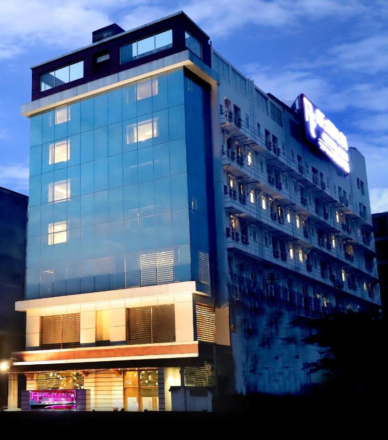 Regenta Central Noida, Sector 49 Buitenkant foto