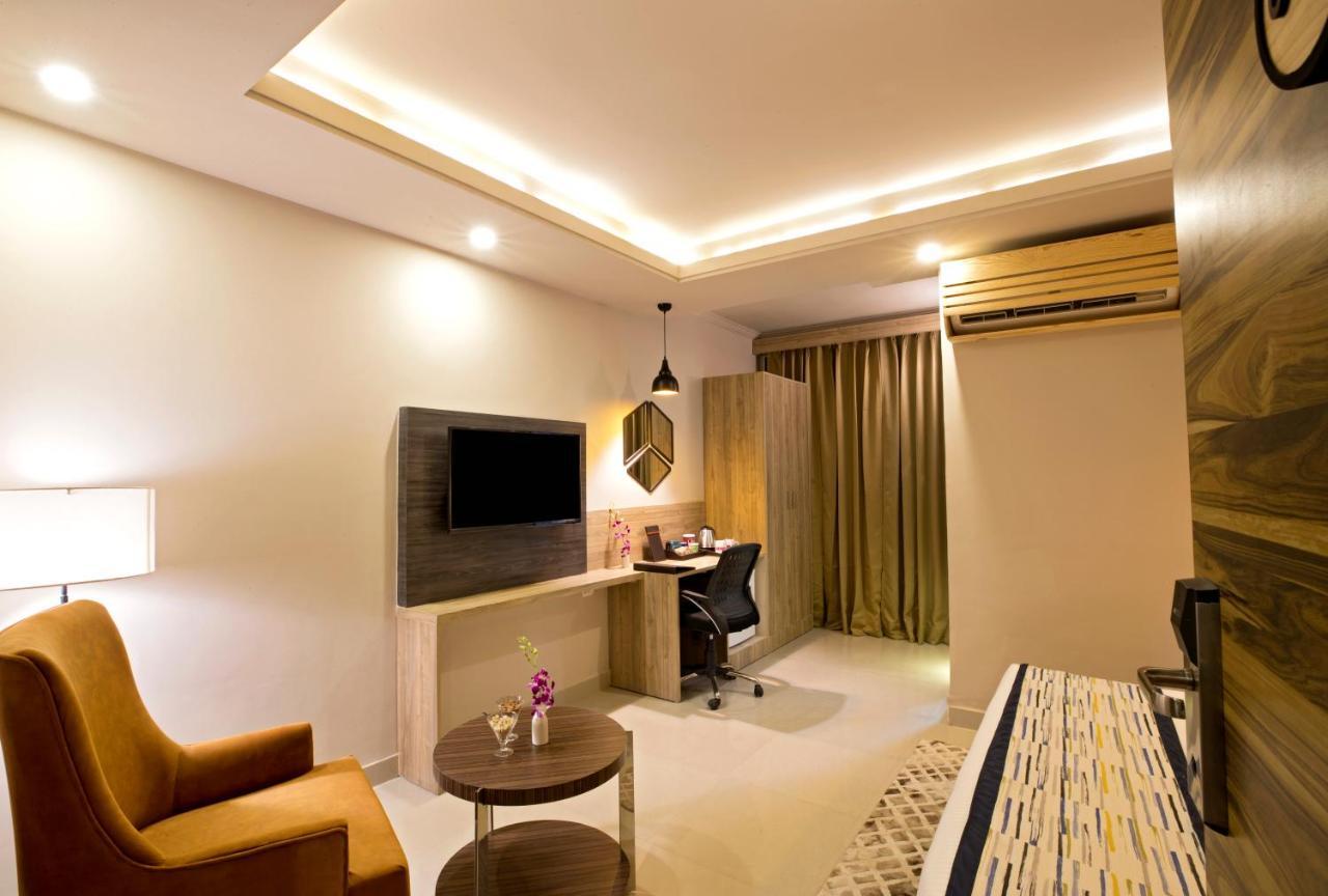 Regenta Central Noida, Sector 49 Buitenkant foto