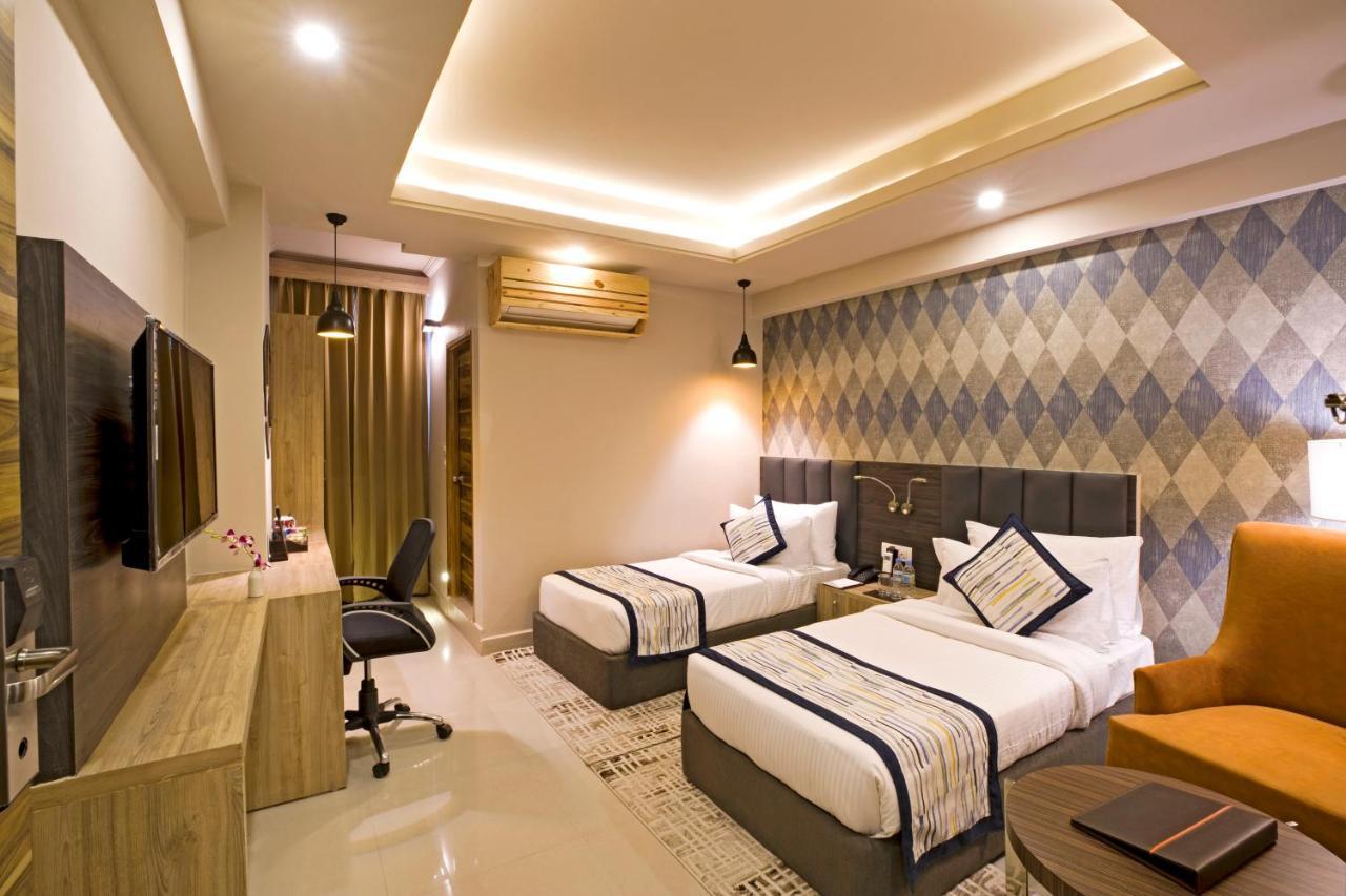 Regenta Central Noida, Sector 49 Buitenkant foto